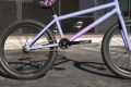sunday-street-sweeper-bmx-20-rower-rad-fahrrad-kolo-bike-rhd-lhd-jake-seeley-blue-lavender (13).webp