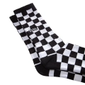 vans-classic-checkboard-crew-skarpetki-skarpety-socken-socks-ponozky-skatepark-checkboard-black-white (3).webp