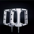 dartmoor-thunder-bmx-mtb-dirt-pedaly-pedale-pedals-mirror-silver (6).webp