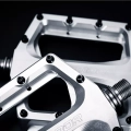 dartmoor-thunder-bmx-mtb-dirt-pedaly-pedale-pedals-mirror-silver (7).webp