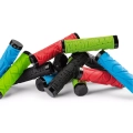 dartmoor-roots-lock-on-mtb-dirt-grips-gripy-griffe-w-all (1).webp