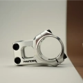 dartmoor-thunder-mtb-35-wspornik-vorbau-stem-mostek-predstavec-mirror-silver (4).webp