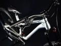 dartmoor-rocbird-enduro-evo-29-mtb-full-rower-fahrrad-rad-kolo-bike-silver-brushed (15).webp