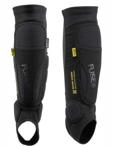 fuse-omega-pro-combo-ochraniacze-piszczeli-shin-protectors-schienbeinschoner-chranice-holeni-1.webp