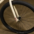 sunday-high-c-29-street-wheelie-cruiser-rower-miejski-rad-fahrrad-kolo-bike-classic-white (9).webp